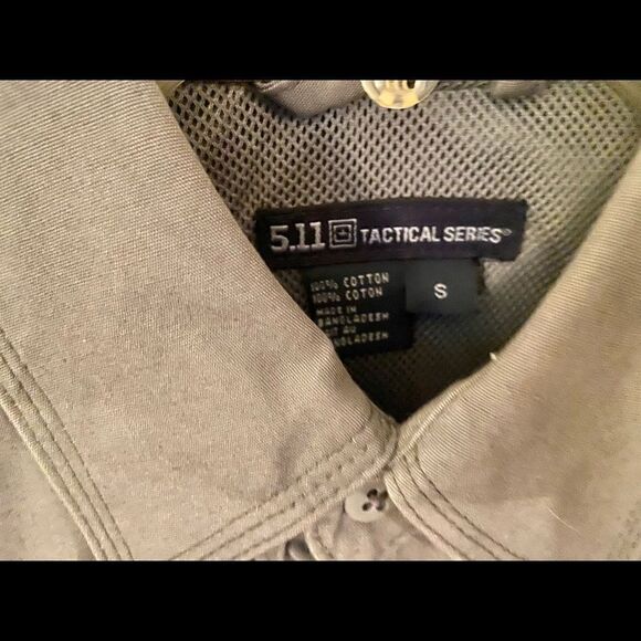 5.11 Tactical Men's Gray Long Sleeve Button Front Shirt Sz Sm. Worn On TV Show - Picture 6 of 7